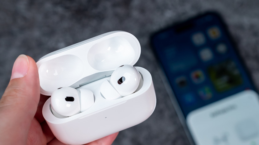 Невролог Лебедева рассказала о вреде шумоподавляющих наушников