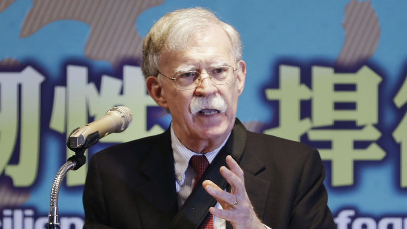 Трамп назвал экс-советника Болтона «глупым» после его слов о победе России