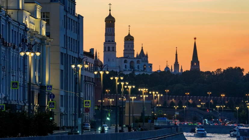 Собянин: старинные фонари придают шарм улицам Москвы