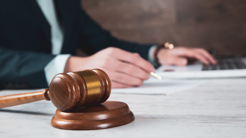 В Тюмени перед судом предстанет водитель, сбивший людей на остановке