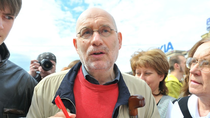 Суд в Москве отказал следствию в заочном аресте писателя Акунина