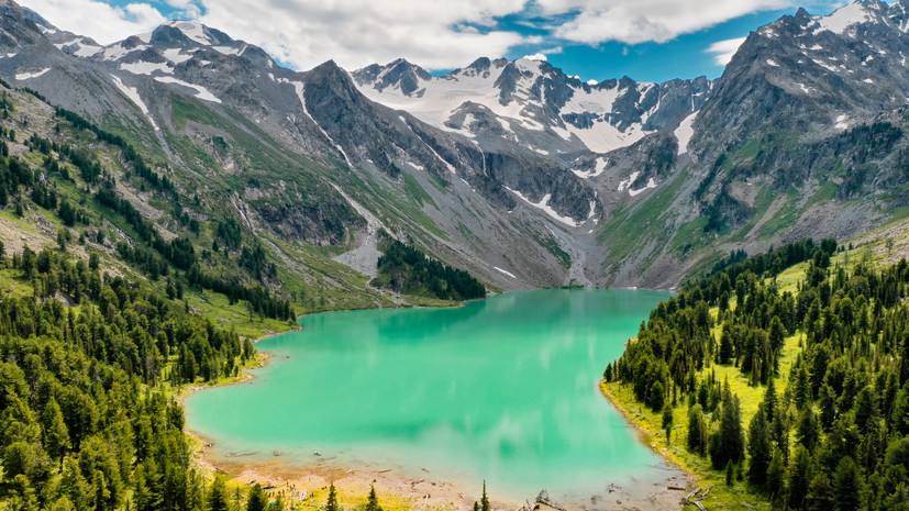 Аналитики назвали пять регионов России, куда стоит поехать именно осенью