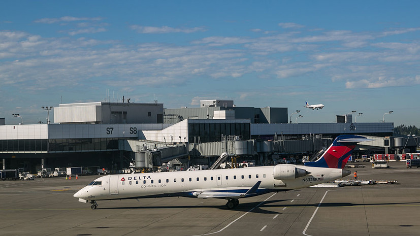 В аэропорту американского Сиэтла появились надписи на русском