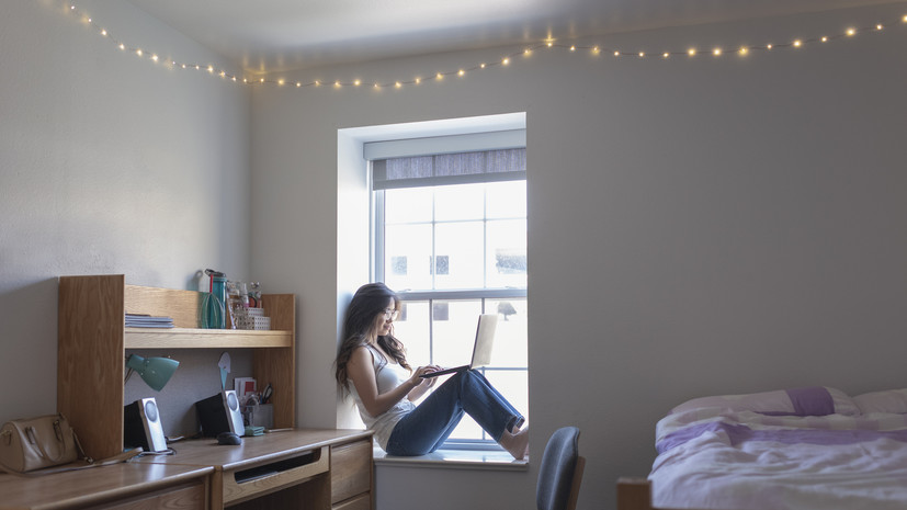 Делегатов России и США на Аляске разместили в студенческом общежитии