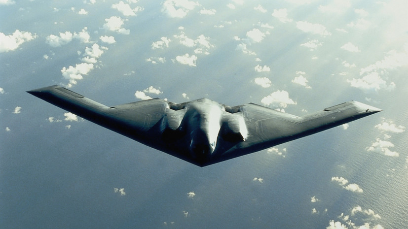 Военэксперт — о пролёте B-2 и F-22 над Путиным и Трампом: это их лучшие самолёты