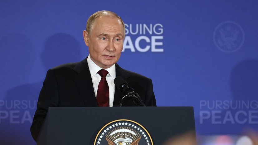 WSJ: Путин нарушил традицию ездить на своей машине и пересел в лимузин Трампа
