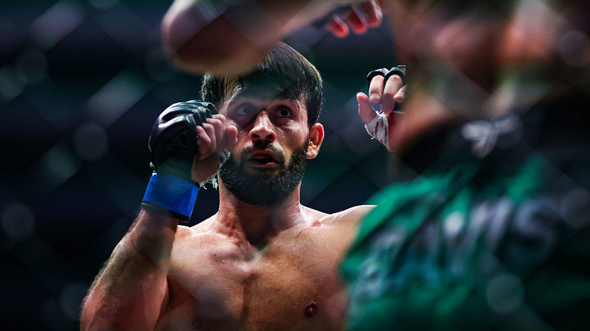 Рабаданов проиграл Дэвису в главном бою турнира PFL 9