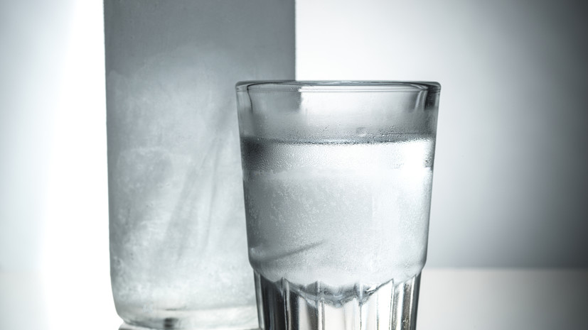 Американский журналист Гленн пришёл в восторг от подаренной ему бутылки водки