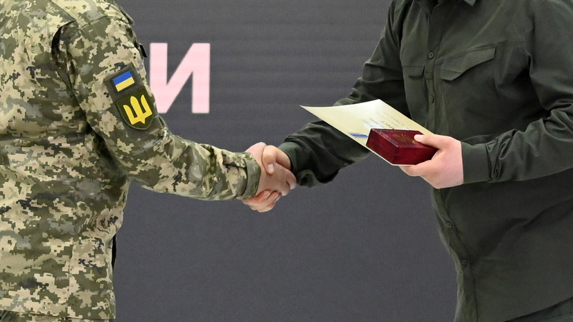 ТАСС: в ВСУ раздают ордена командирам, которые не воевали