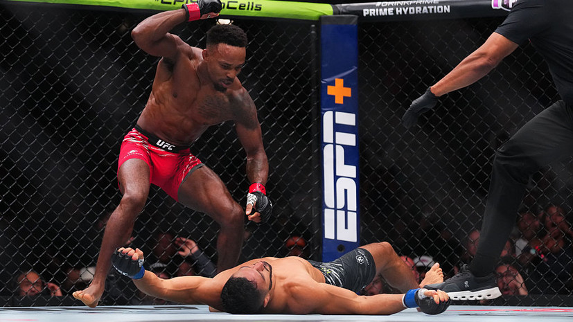 Мёрфи ударом локтем с разворота нокаутировал Пико в первом раунде