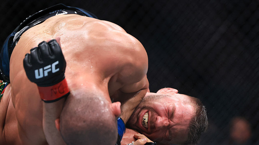 Тактаров разочарован техникой дю Плесси в поединке с Чимаевым