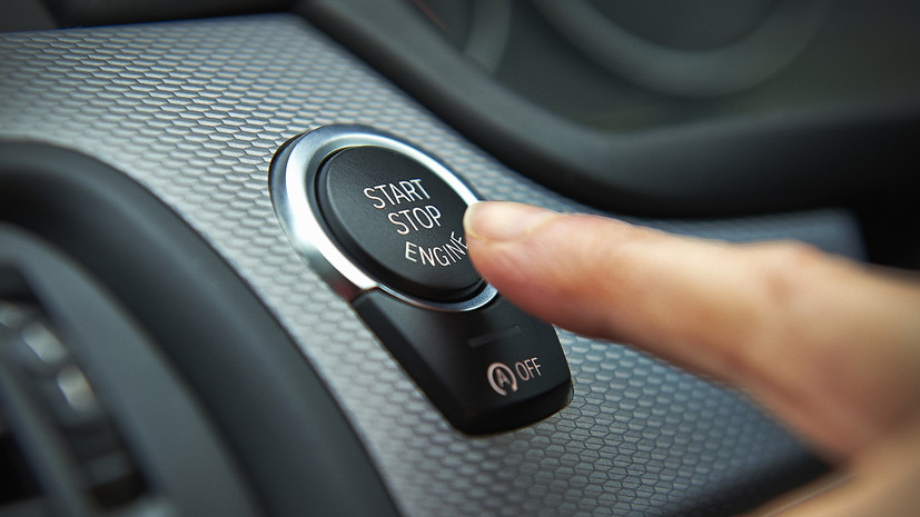 Автогонщик Сугробов: износ двигателя может быть причиной повышенного расхода масла