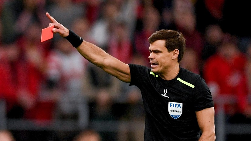 Лапочкин считает, что Левников должен был показать Лещуку красную карточку