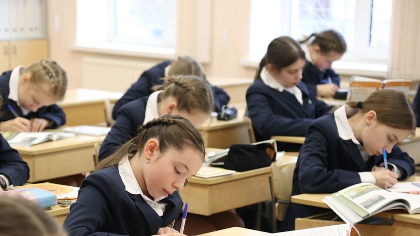 Минпросвещения определило годовую учебную нагрузку на школьников