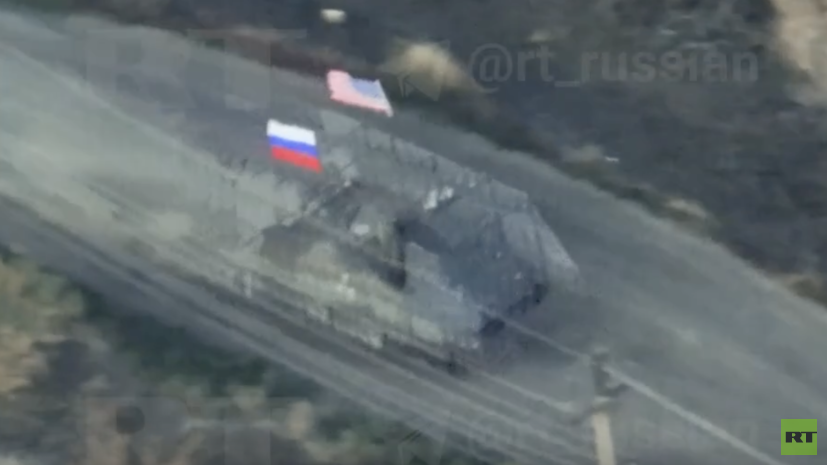 Макфол одним словом отреагировал на видео RT с БТР под флагами России и США