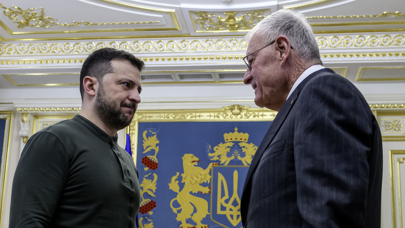 Зеленский общается с Келлогом перед встречей с Трампом