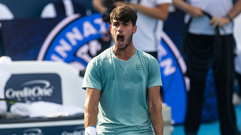 Алькарас поддержал Синнера, оставив послание ему на камере