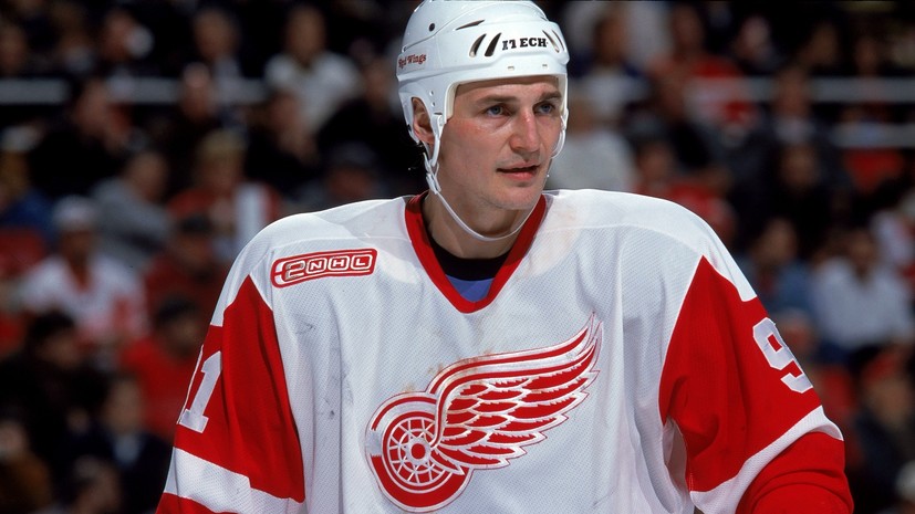 «Этот момент я буду помнить всю жизнь»: «Детройт» выведет из обращения номер Фёдорова — он лишь третий из россиян в НХЛ