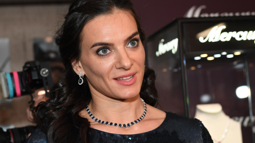 В МОК опровергли информацию о принуждении Исинбаевой к отъезду из России