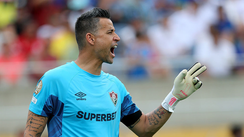 44-летний бразильский вратарь Фабио побил мировой рекорд по количеству матчей