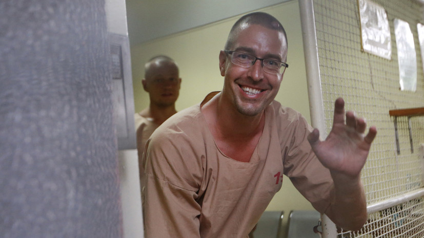 МВД объявило в розыск блогера Алекса Лесли