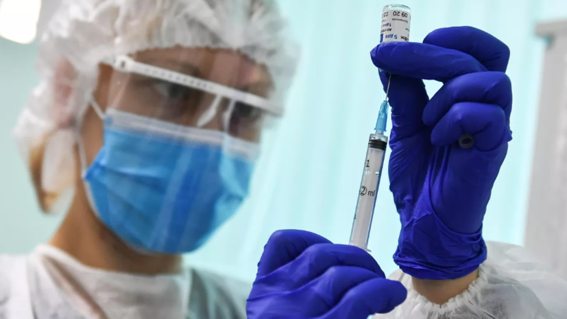 Вирусолог Викулов: вакцинироваться от гриппа стоит до подъёма заболеваемости