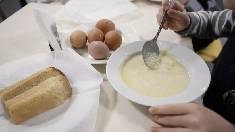 Депутат Нилов подчеркнул важность закона о горячем питании для старшеклассников