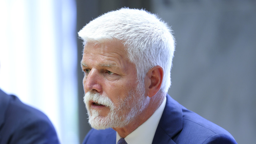 Политолог: слова президента Чехии о миротворцах на Украине связаны с выборами