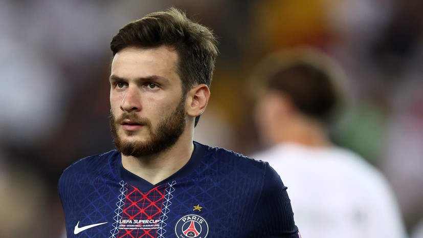 Президент «Наполи» заявил, что продал Кварацхелию в ПСЖ из-за угроз агента