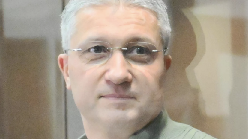 ГП требует изъять у Иванова недвижимость, автомобили и антиквариат