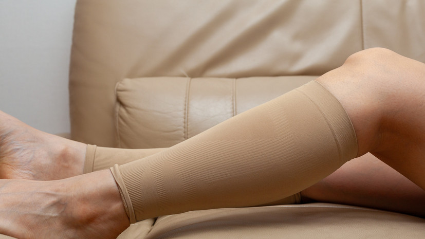 Врач Серебрякова: компрессионные чулки нужны для профилактики отёков