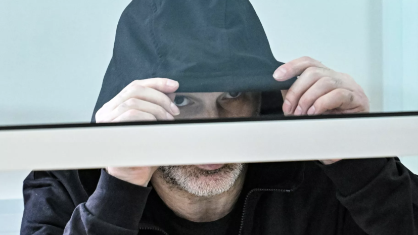 Присяжные признали невиновным обвиняемого в покушении на Авраама Руссо охранника