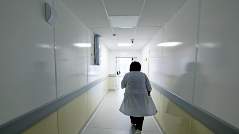 В Москве врачи спасли женщину, получившую тяжёлые травмы после падения под поезд