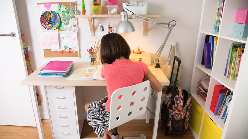 Дизайнер Кузнецова посоветовала заранее оборудовать комнату первоклассника