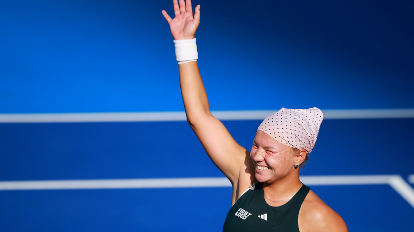 Шнайдер вышла в полуфинал турнира WTA в Монтеррее, уступая 1:5 Мертенс в третьем сете