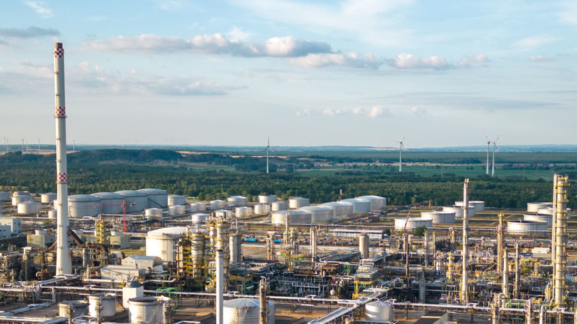 В парламенте Словакии призвали вызвать посла Украины из-за атак на «Дружбу»