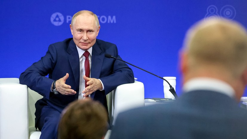 Путин заявил, что в атомной отрасли России работает почти полмиллиона человек