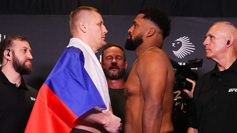 Павлович вышел на бой с Кортес-Акостой в UFC с российским флагом