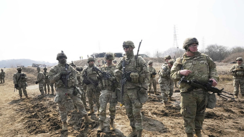 «Рёнхап»: около 30 военных КНДР пересекли границу с Южной Кореей