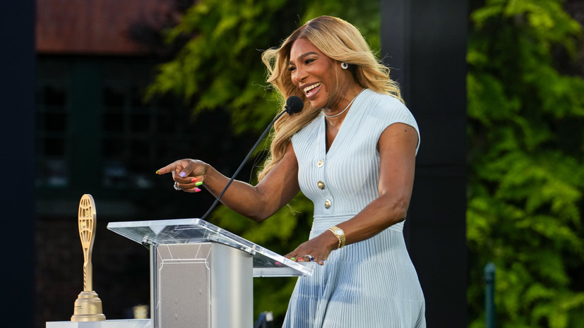 Уильямс пошутила о стонах Шараповой