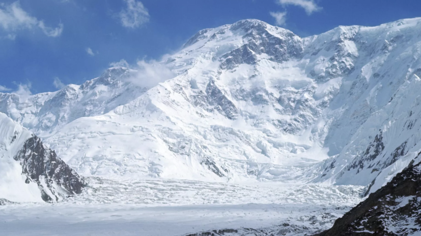 Baza: застрявшую на пике Победы Наговицину попытаются спасти 25 августа