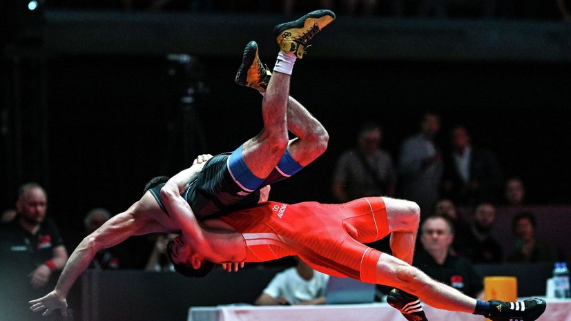 Российские борцы завоевали 17 медалей на юниорском чемпионате мира