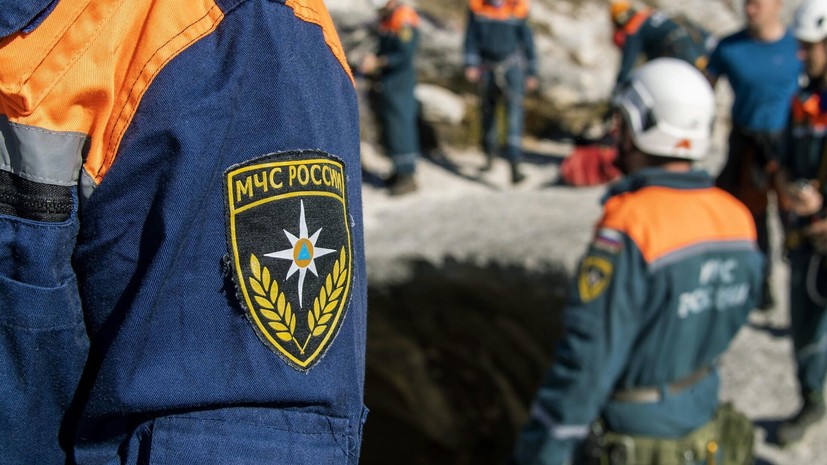 МЧС: более 30 спасателей ищут пропавших на Итурупе туристов