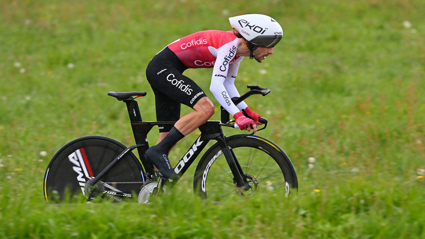 Французский велогонщик получил перелом позвонков после падения на «Вуэльте Испании»