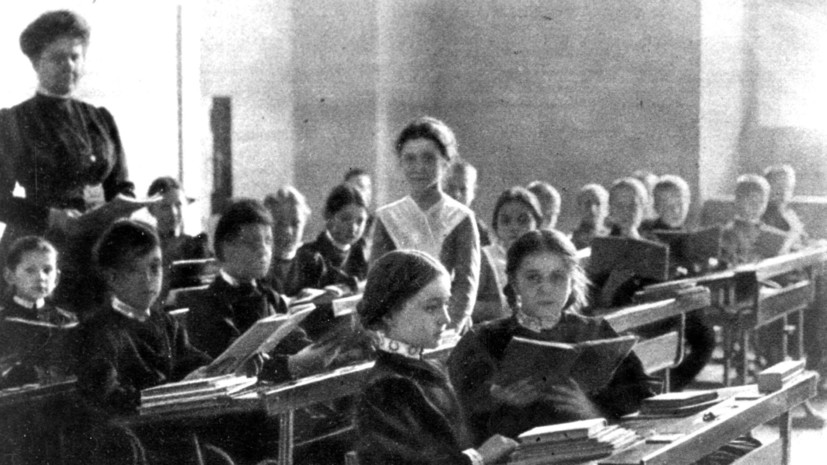 В Москве покажут школьную форму разных эпох