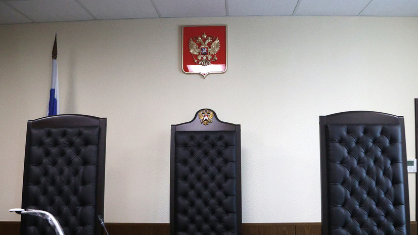 Мать арестованного блогера Маркаряна принесла в суд его спортивные медали