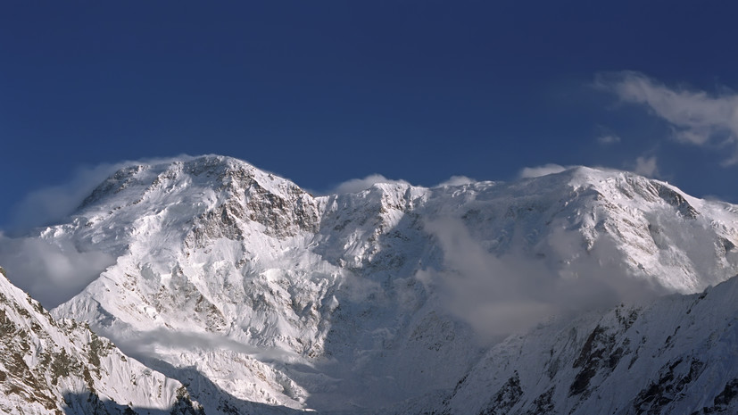В Федерации альпинизма России заявили, что для восхождения на пик Победы нужен опыт