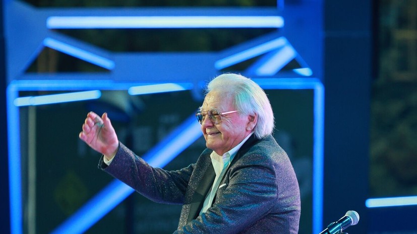 Директор Юрия Антонова опроверг RT слухи о том, что артиста увезла скорая помощь