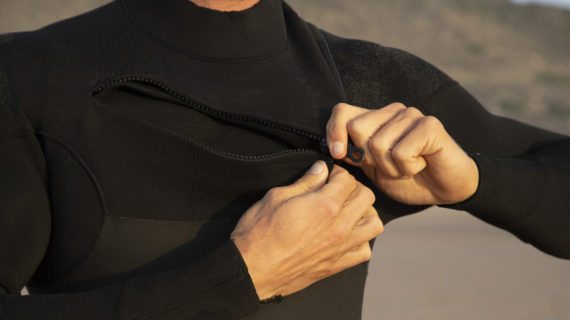 Друг Свечникова заявил, что пловец жаловался на гидрокостюм