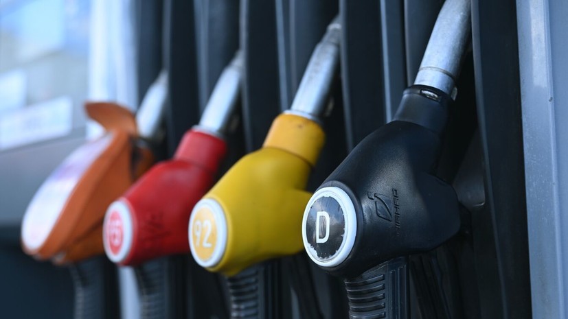 Правительство продлило полный запрет экспорта топлива